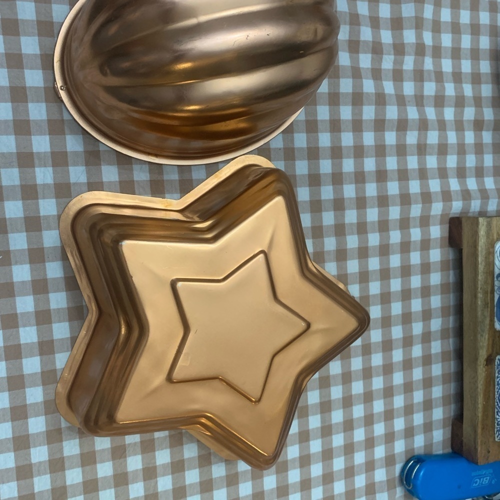 Copper Gold Star-Shaped Bakeware Set set of 2